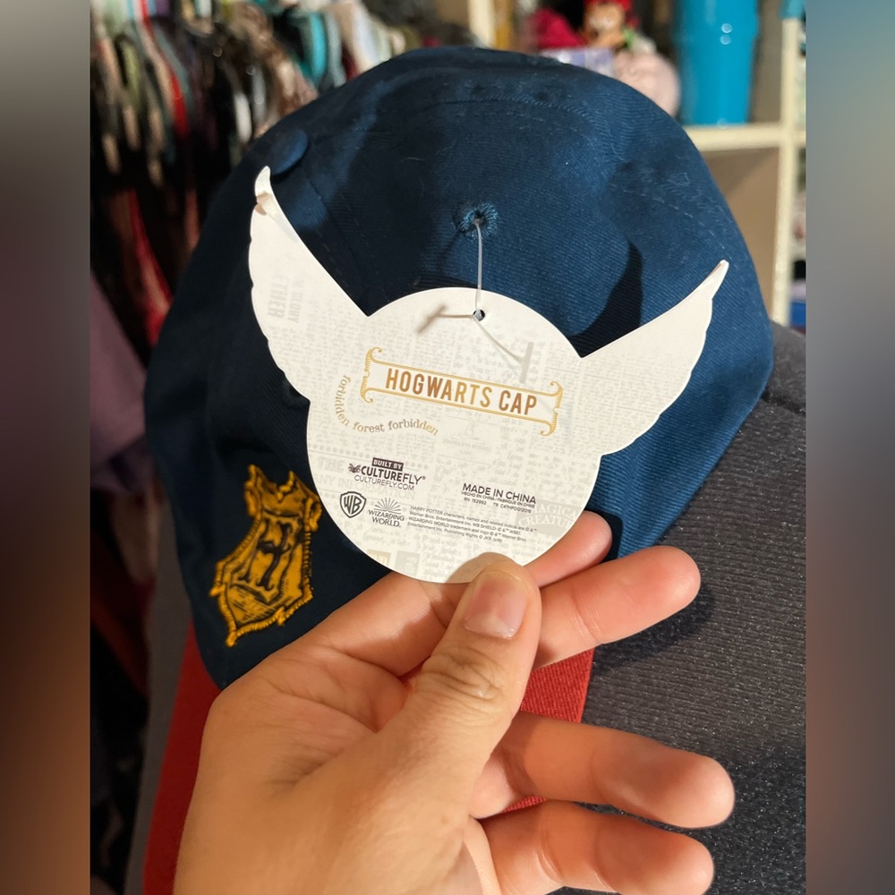 Hogwarts Harry Potter Cap - Picture 2 of 6